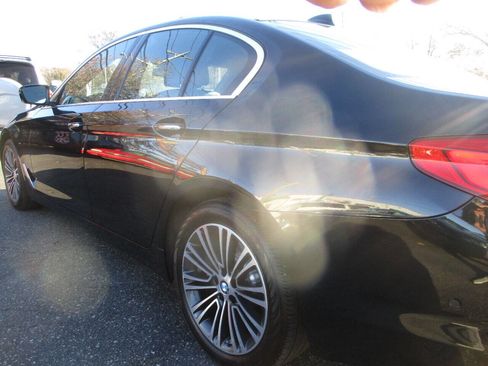 Used 2017 BMW 530i xDrive image 25