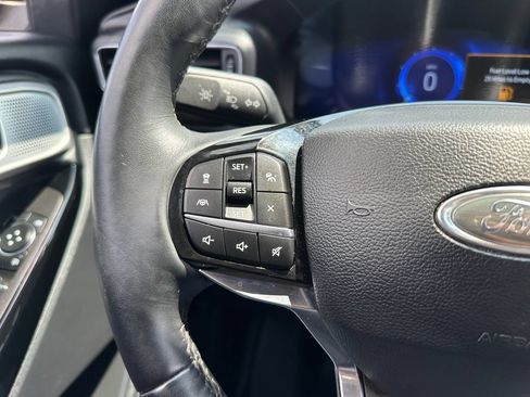 Used 2023 Ford Explorer Platinum w/ Technology Package AWD/4WD image 15