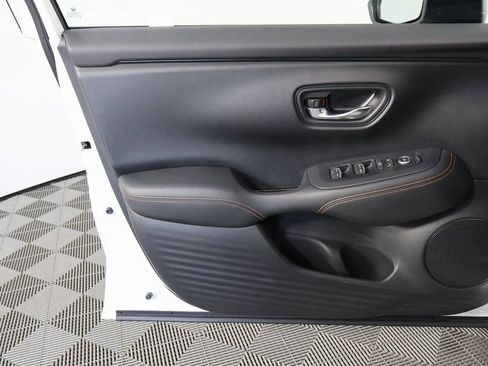 Used 2024 Honda HR-V Sport image 12
