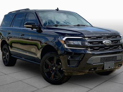 Certified 2022 Ford Expedition Limited image 3