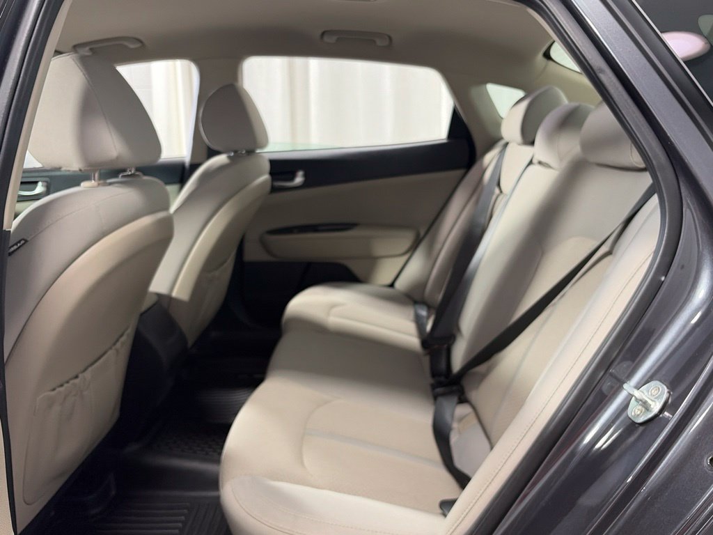 Used 2017 Kia Optima LX FWD image 25