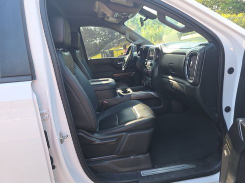 Used 2021 Chevrolet Silverado 1500 RST w/ Redline Edition AWD/4WD image 8