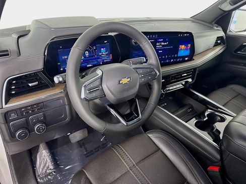 Used 2025 Chevrolet Tahoe High Country RWD image 10
