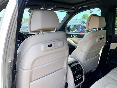 Used 2022 BMW X5 xDrive45e w/ M Sport Package AWD/4WD image 22