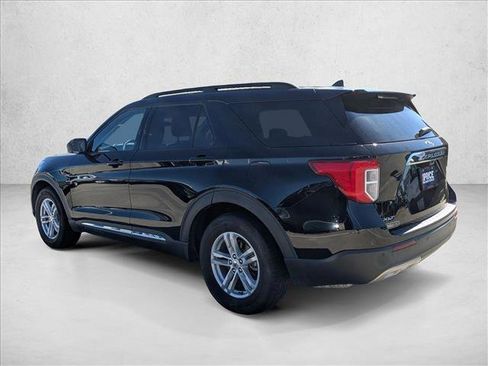 Used 2023 Ford Explorer XLT w/ Equipment Group 202A image 8