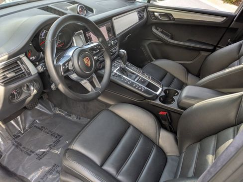 Used 2020 Porsche Macan Turbo image 4