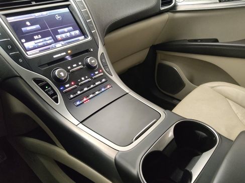 Used 2016 Lincoln MKX Reserve w/ Luxury Package image 26