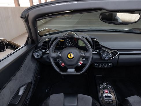 Used 2012 Ferrari 458 Spider RWD image 68