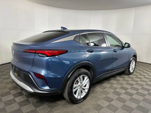 Used 2024 Buick Envista Preferred w/ Convenience I Package image 3