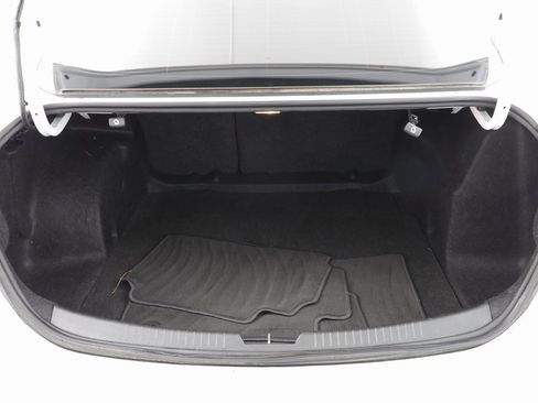 Used 2022 Chevrolet Malibu RS image 17