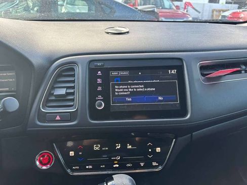 Used 2019 Honda HR-V EX image 2