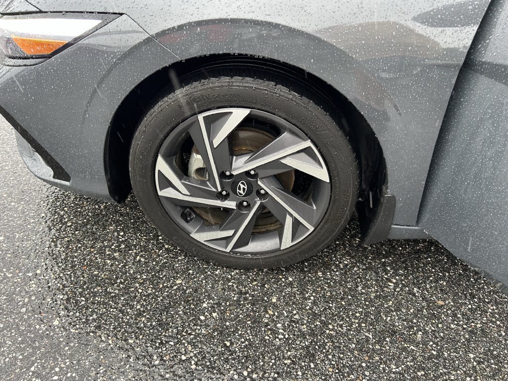 Certified 2024 Hyundai Elantra Limited FWD image 36