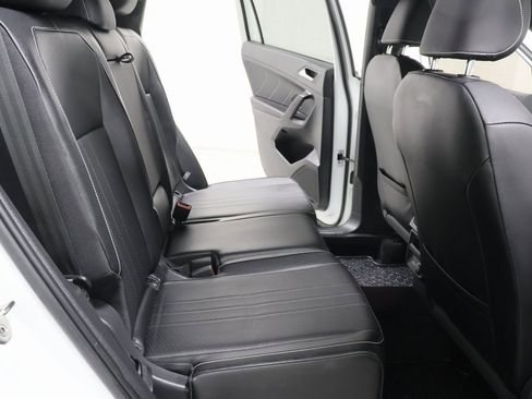 Used 2022 Volkswagen Tiguan SE R-Line image 30