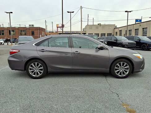 Used 2015 Toyota Camry XLE image 8