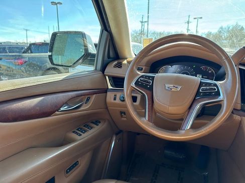 Used 2016 Cadillac Escalade Platinum image 44