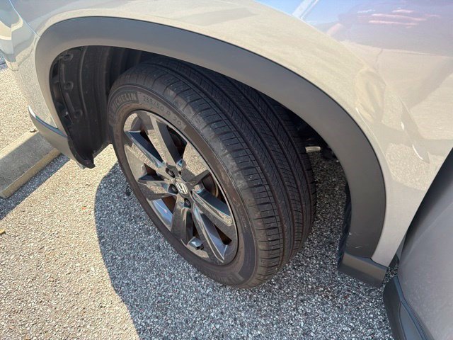 Used 2025 Honda Pilot Sport image 2