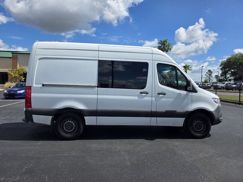 Used 2019 Mercedes-Benz Sprinter 1500 image 4