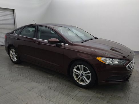 Used 2018 Ford Fusion SE FWD image 11