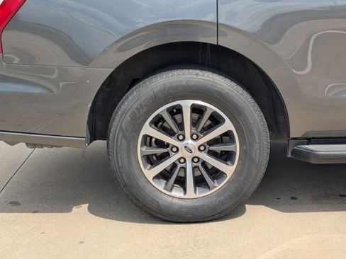 Used 2021 Ford Expedition XLT RWD image 23