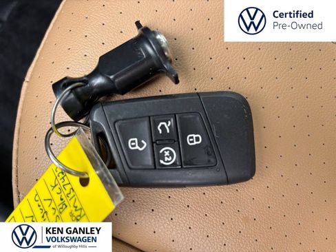 Used 2024 Volkswagen Tiguan SE w/ Panoramic Sunroof Package AWD/4WD image 29