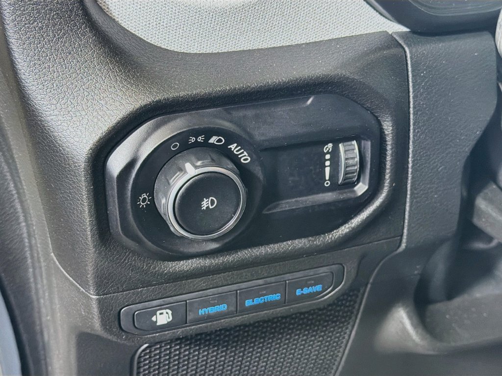 Used 2024 Jeep Wrangler Unlimited w/ Convenience Group AWD/4WD image 12