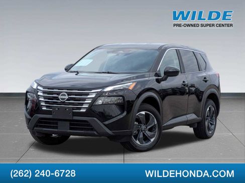 Used 2025 Nissan Rogue SV image 1