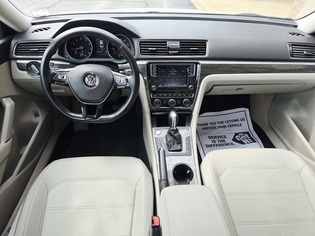 Used 2018 Volkswagen Passat 2.0T SE FWD image 10