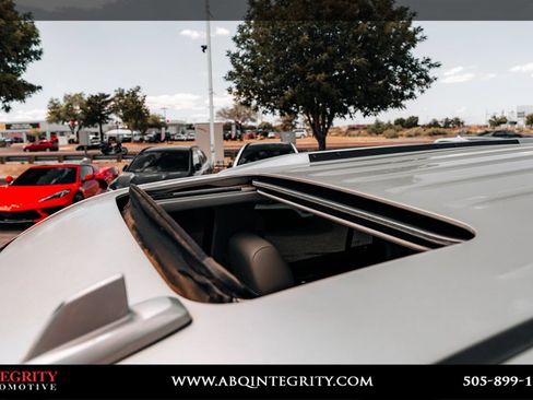 Used 2016 Cadillac Escalade Luxury AWD/4WD image 43