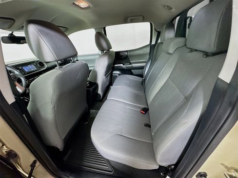 Used 2017 Toyota Tacoma SR5 w/ Tow Package image 19