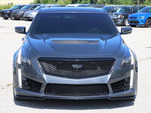 Used 2017 Cadillac CTS V w/ Luxury Package RWD image 2