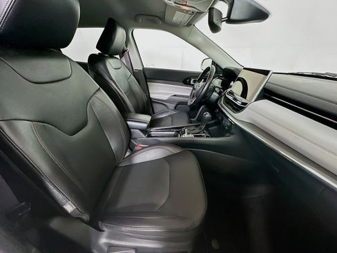 Used 2022 Jeep Compass Limited image 29