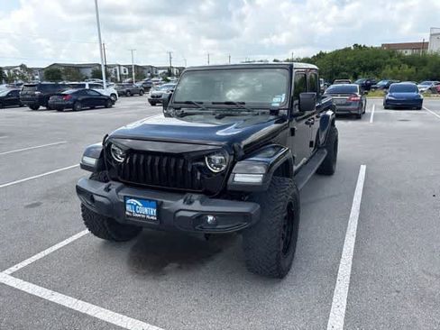 Used 2020 Jeep Gladiator Overland AWD/4WD image 1