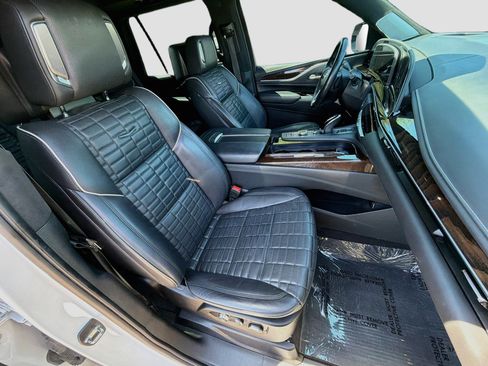 Used 2022 Cadillac Escalade Sport Platinum AWD/4WD image 32