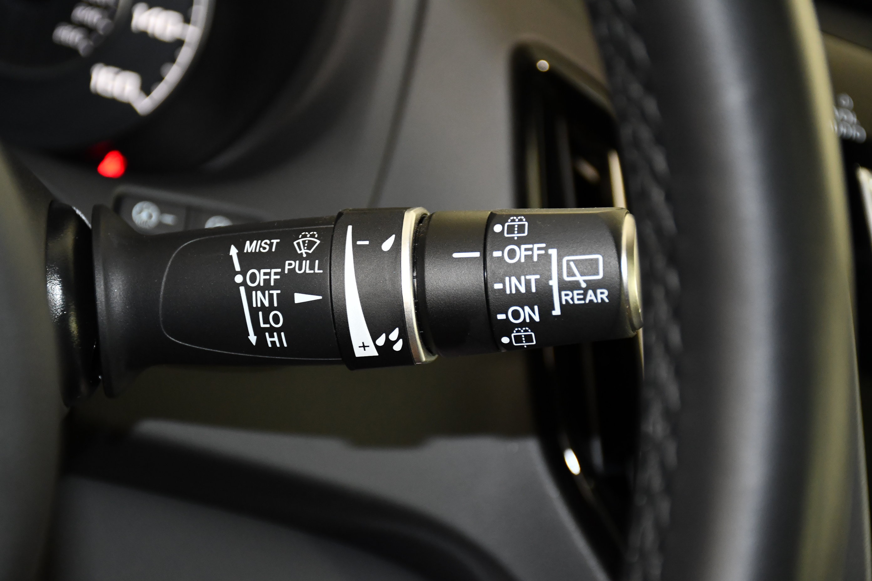Used 2025 Acura RDX SH-AWD image 23