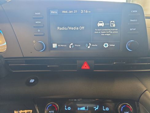 Certified 2025 Hyundai Elantra Sport FWD image 23