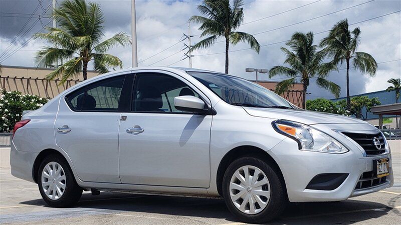 Used 2018 Nissan Versa SV FWD image 4