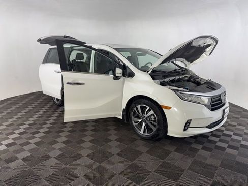 Used 2023 Honda Odyssey Touring image 14