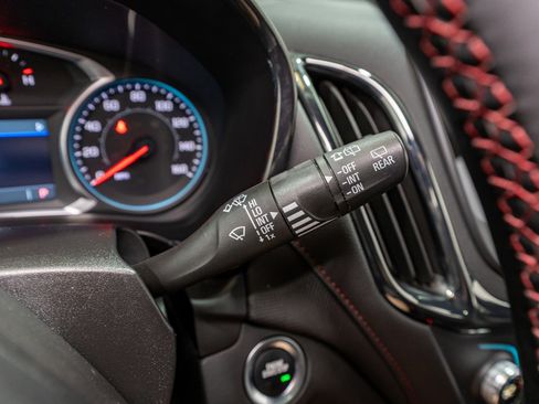 Used 2024 Chevrolet Equinox RS w/ RS Leather Package image 26