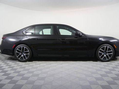 Certified 2024 BMW 740i xDrive image 2