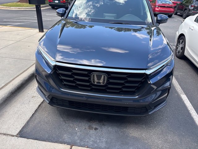 Used 2025 Honda CR-V LX image 2