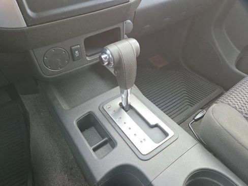 Used 2012 Nissan Frontier SV image 16