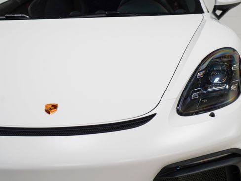 Used 2022 Porsche 718 Cayman GT4 RWD image 26