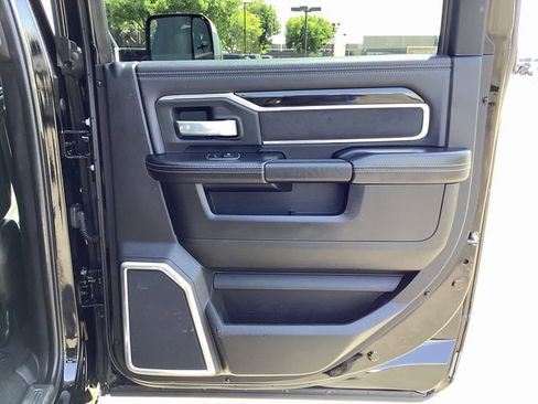 Used 2019 RAM 2500 Laramie image 36