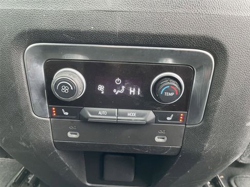 Used 2021 Chevrolet Tahoe LT w/ LT Signature Package image 31