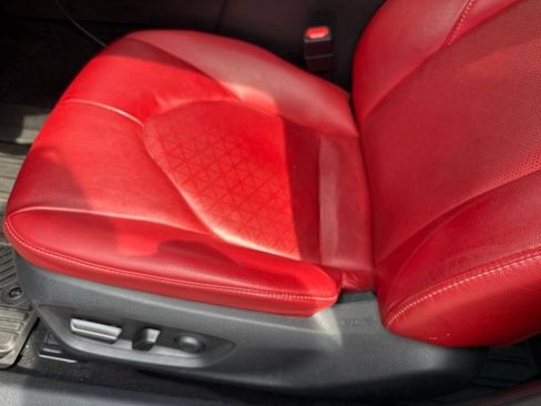 Used 2022 Toyota Camry XSE FWD image 11