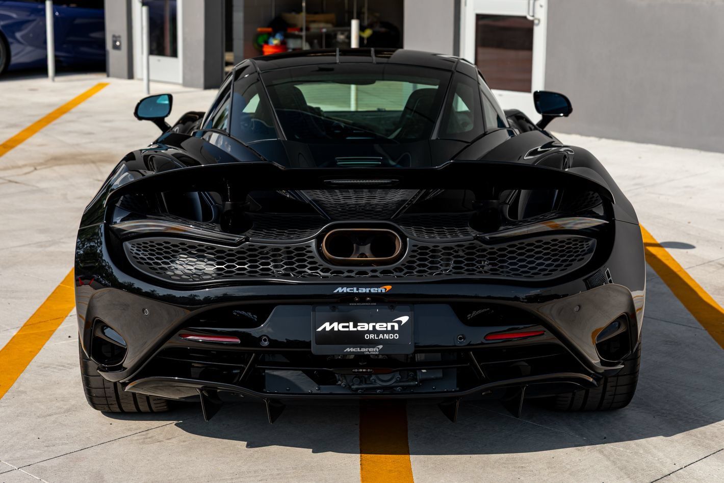Used 2024 McLaren 750S RWD image 23