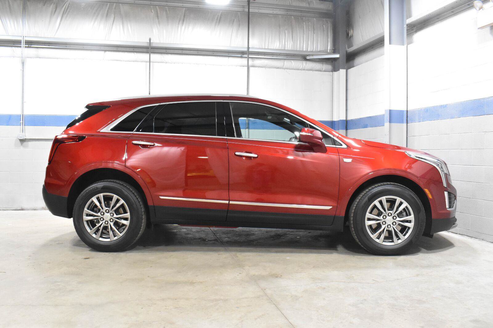 Certified 2023 Cadillac XT5 Premium Luxury w/ Technology Package AWD/4WD image 28