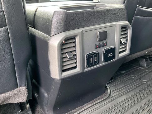 Used 2018 Ford F150 Raptor w/ Equipment Group 802A Luxury image 36