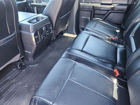 Used 2019 Ford F150 Lariat w/ Equipment Group 502A Luxury AWD/4WD image 13