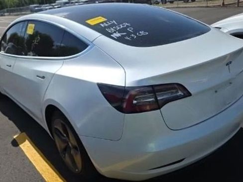 Used 2020 Tesla Model 3 Standard Range RWD image 6